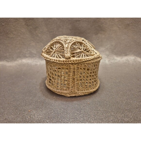Vintage Folk Art Boho Small Woven Treasure Trinket Box Sweet Grass & Wire - Picture 8 of 16